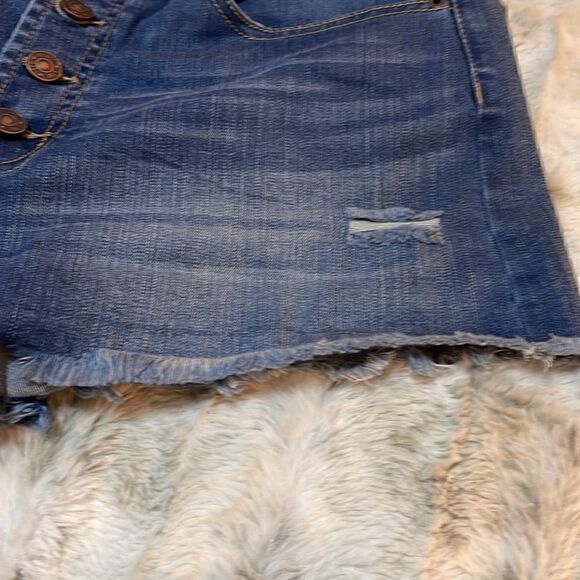 Rewash Jean Shorts, Distressed, Size 9/29, EUC - Picture 6 of 6